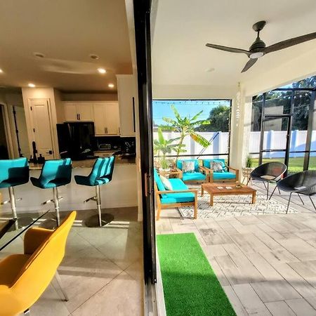 Blue Door Retreat - Luxury Pool Home - Sleeps 8 케이프코럴 외부 사진