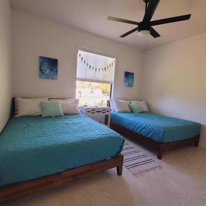 Blue Door Retreat - Luxury Pool Home - Sleeps 8 케이프코럴 외부 사진